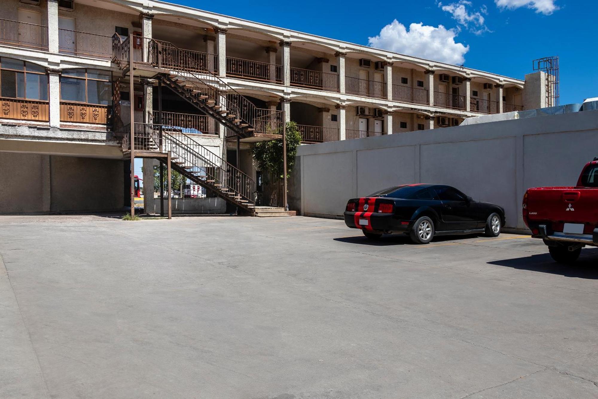Oyo Hotel Real Del Sur, Estadio Τσιχουάχουα Εξωτερικό φωτογραφία